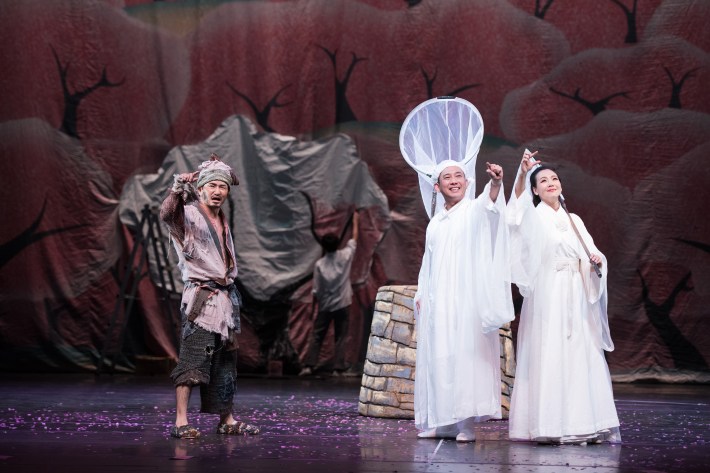 huayi-2017_secret-love-in-peach-blossom-land_credit-jack-yam_05